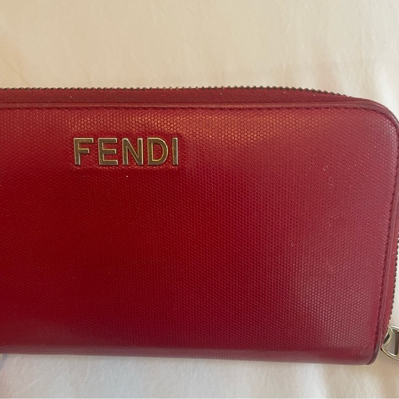 Fendi Red leather zip close wallet - Picture 3 of 9